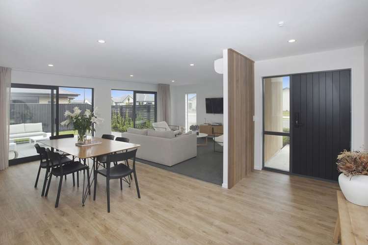 42 Halpin Drive Lincoln_16