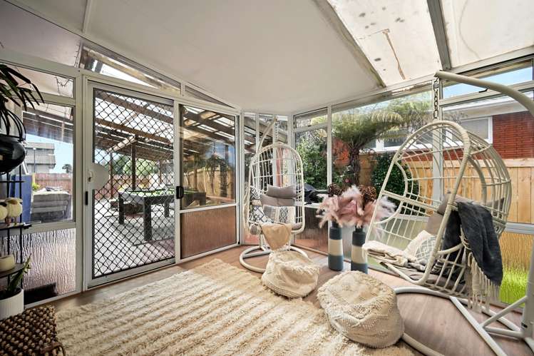 15 Garden Heights Avenue Glenview_16