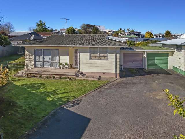 16a Lansdowne Crescent Glenview_1