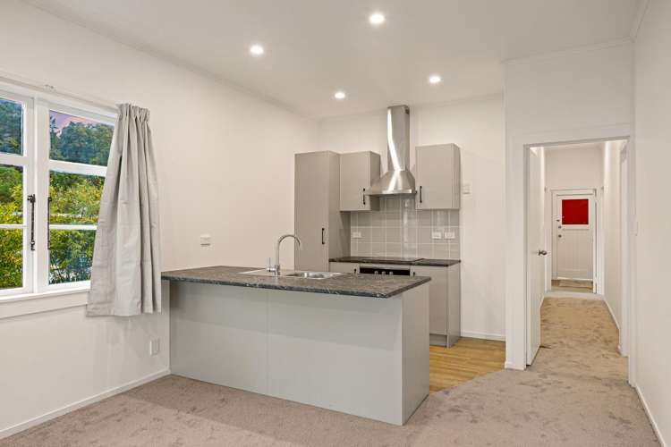 2 Western Road Laingholm_10