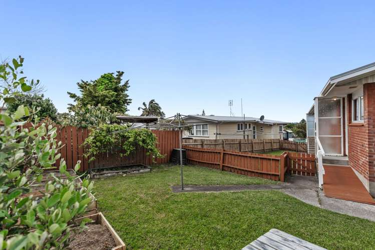 2/4 Illana Place Ranui_25