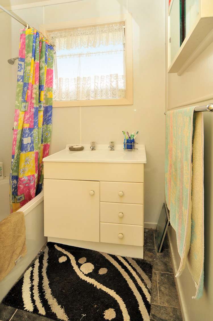 12 Hobart Crescent Wattle Downs_9