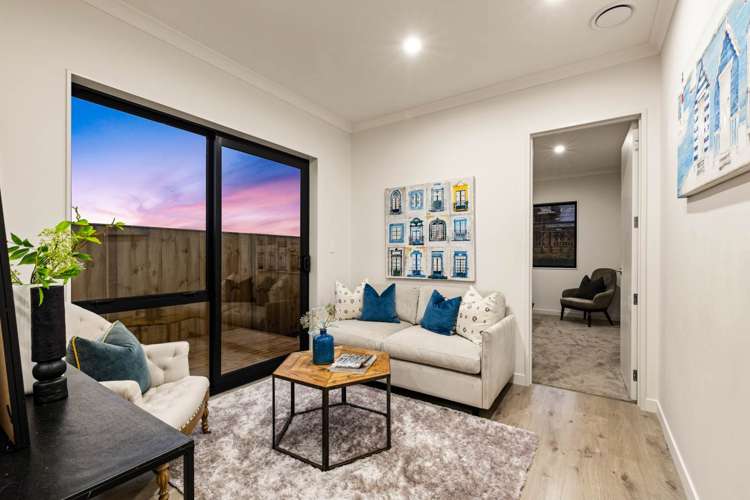 35 Michael Bosher Way Flat Bush_9