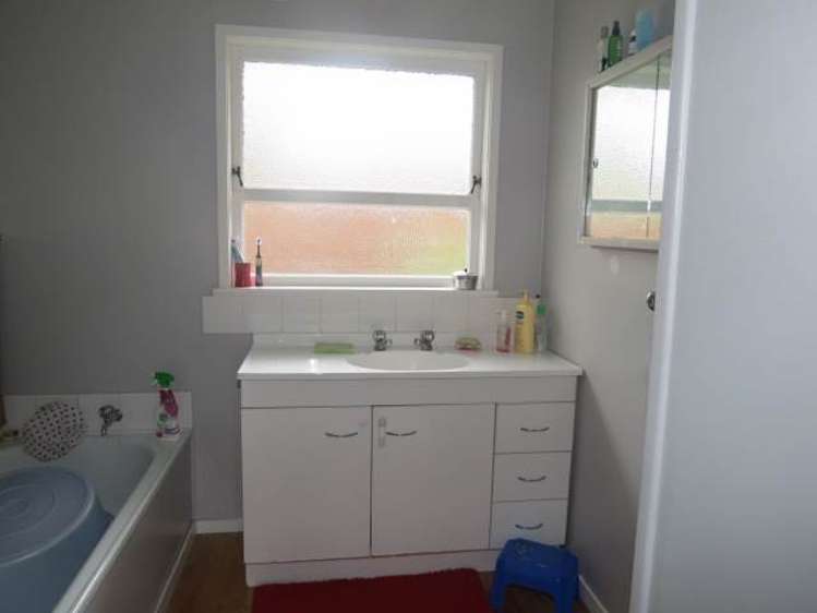 72 Elliot Street Pahurehure_11