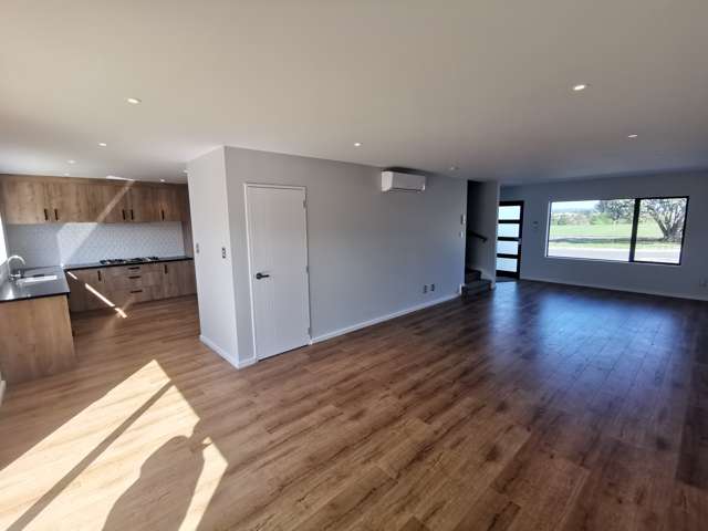 62 Bordeaux Parade Te Atatu South_3