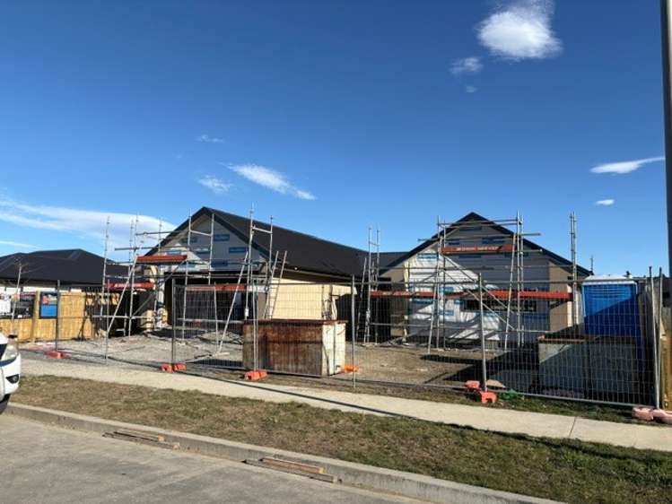 29 Arrowsmith Drive_4