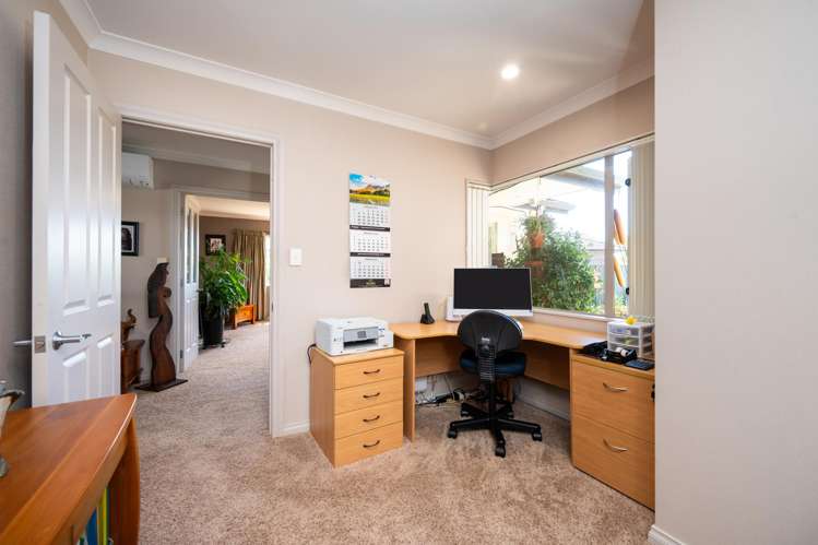 16 Delta Mews Place Clive_6