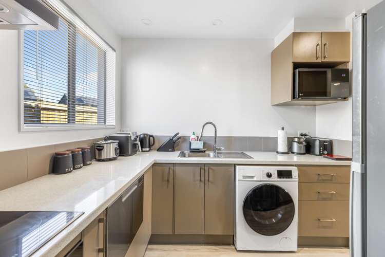 5/69 Thackeray Place Waltham_4