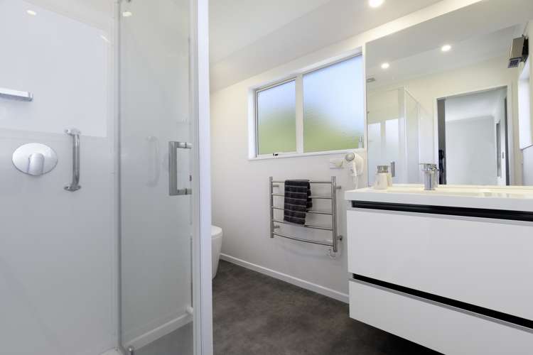 38 Eaton Crescent Matua_7