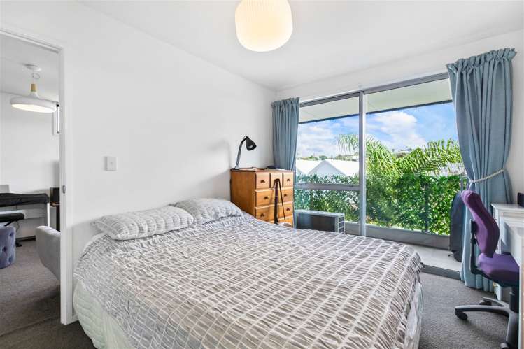 211/17 Link Crescent Stanmore Bay_8