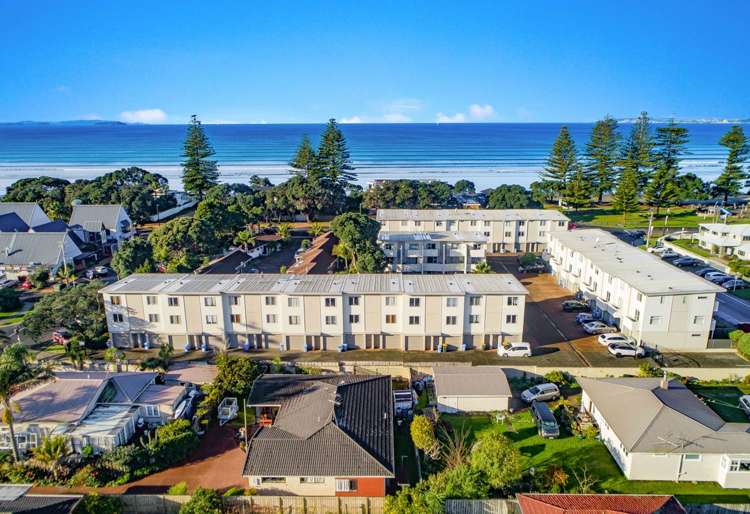 8/3 Riverside Road Orewa_1