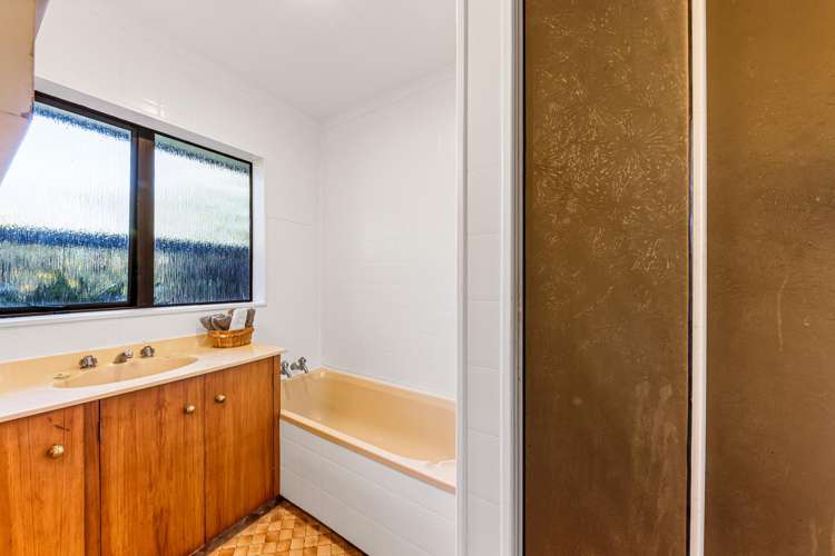 7b Neville Street Point Chevalier_13