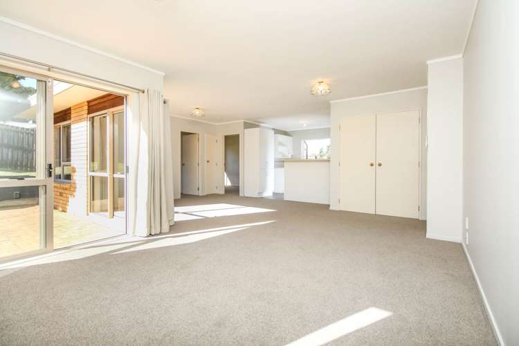 5 Evergreen Rise New Lynn_4