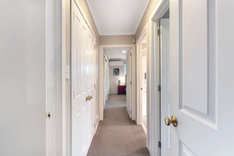 4 Charles Close Springvale_9