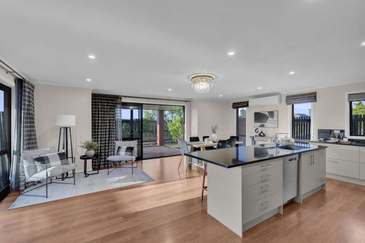 71 Probert Crescent Chartwell_9