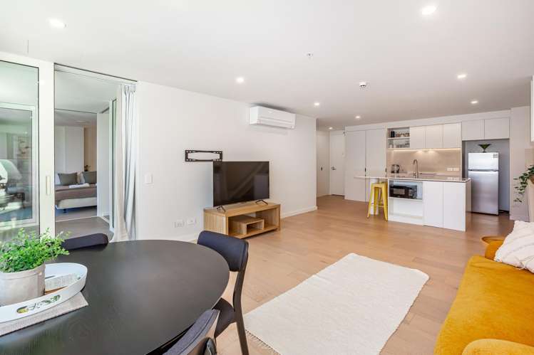 1106/10 Alpha Street_4