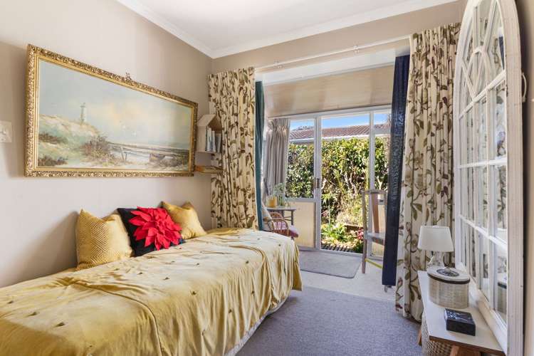 8 Omata Road Westown_18