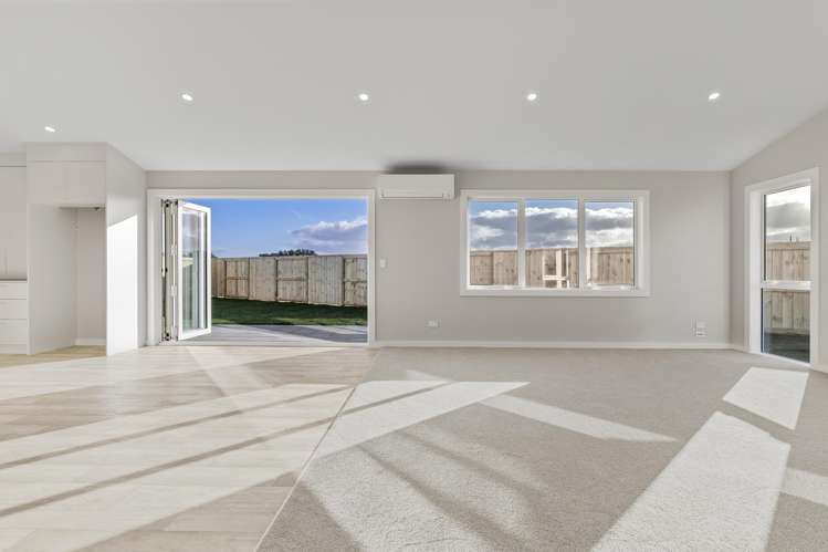 8 Neinei Place Wharewaka_13