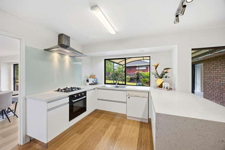 33 Voltaire Court Botany Downs_10