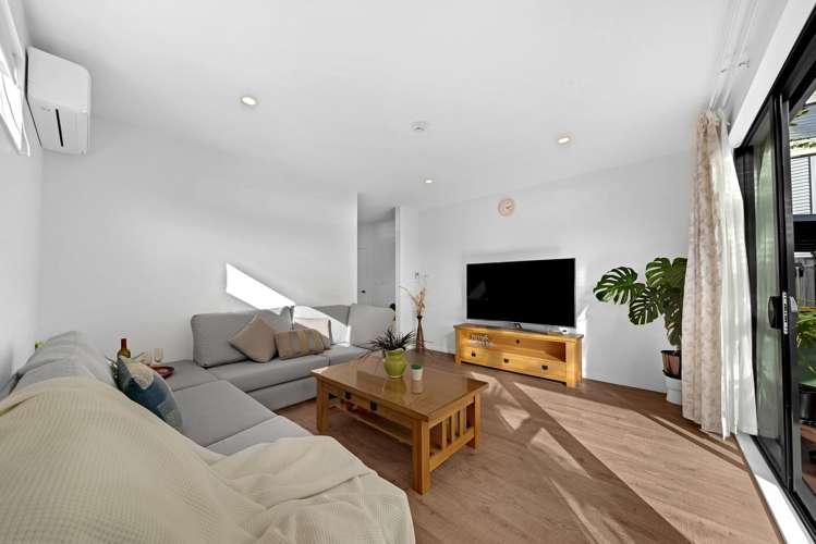 6 Manahau Lane Flat Bush_8