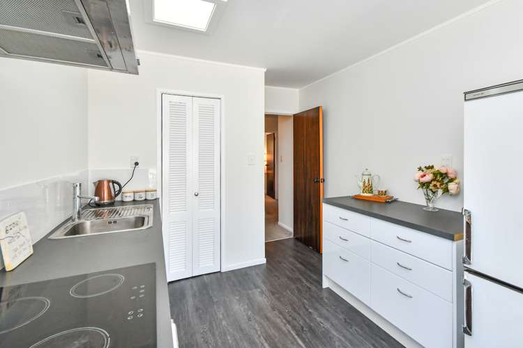 2/2 Grande Vue Road Papatoetoe_6