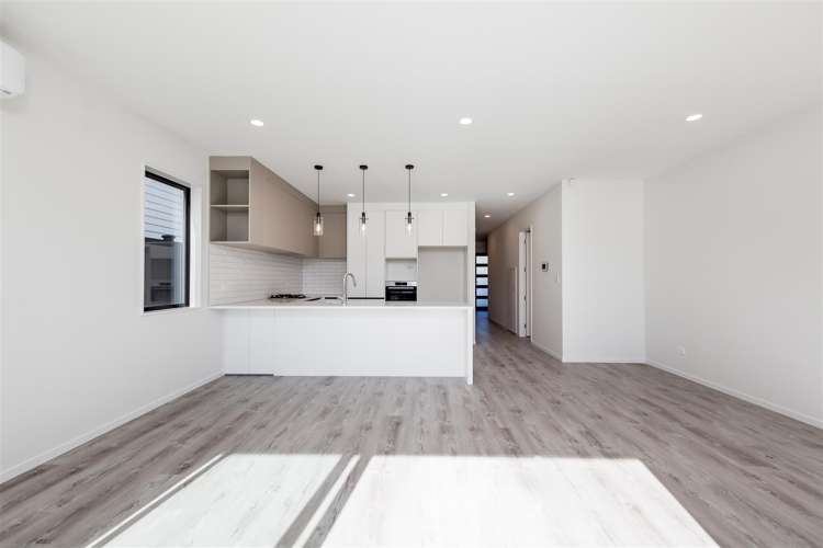 8 Paparahi Place Wainui_24