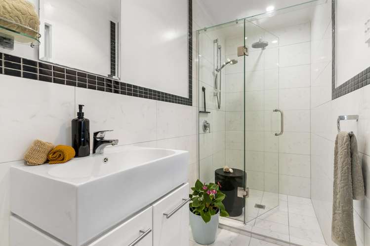 6 Hellyers Street Birkdale_17