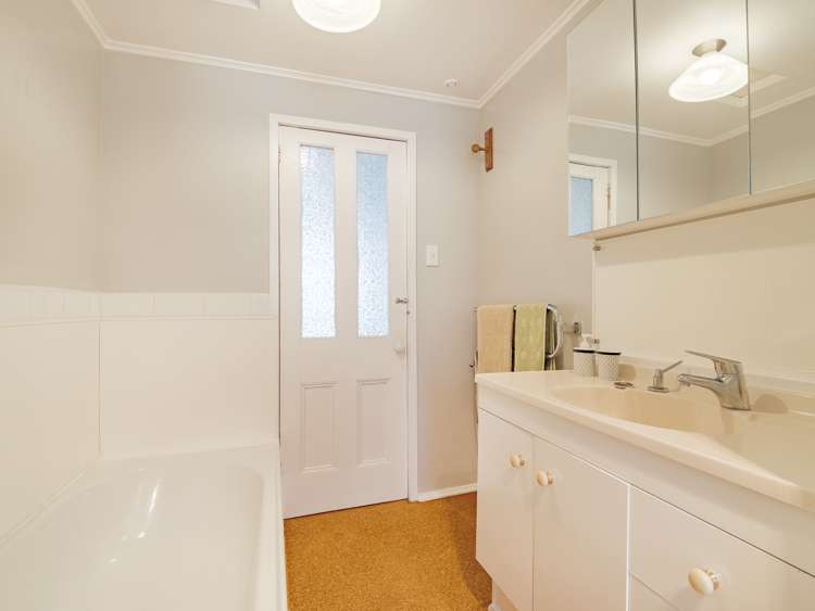 36 Garfield Avenue Roslyn_15