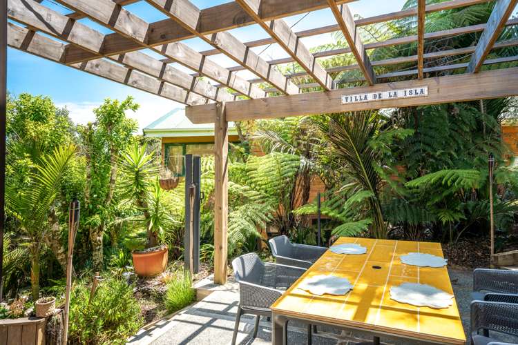 13 Marine View Road Onetangi_15