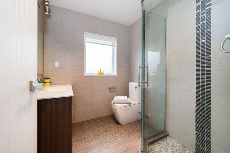 41 Riverglade Parkway Te Atatu South_11