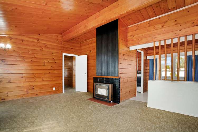 73 Peel Place Wainuiomata_3