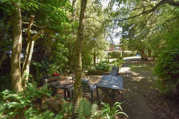 234 Highcliff Road Shiel Hill_23