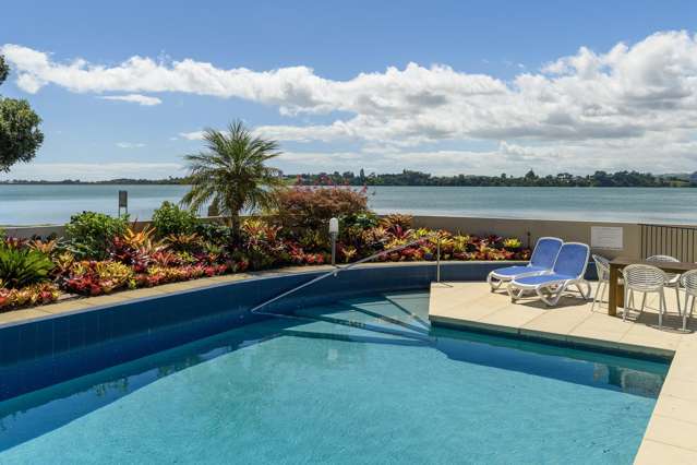 1/2 Sixth Avenue Avenues_4