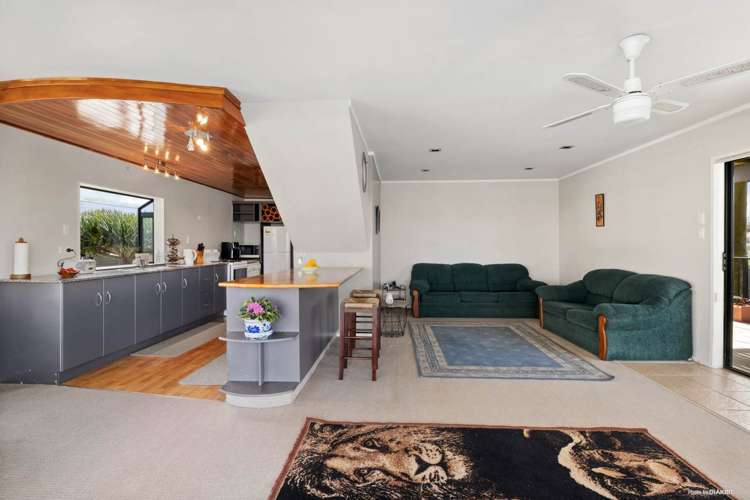 889 East Coast Road Kaiaua_10