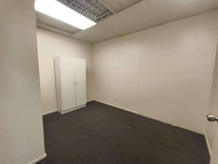 Shop 2/79 Kitchener Road Milford_7