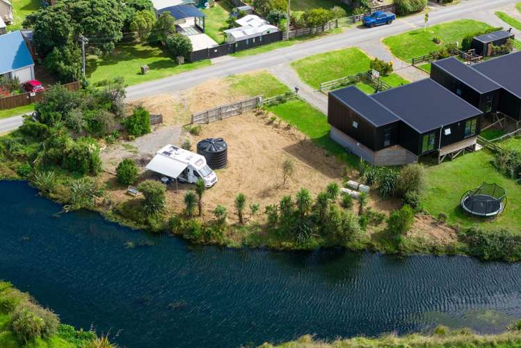 44 Kapiti Lane Otaki Beach_6
