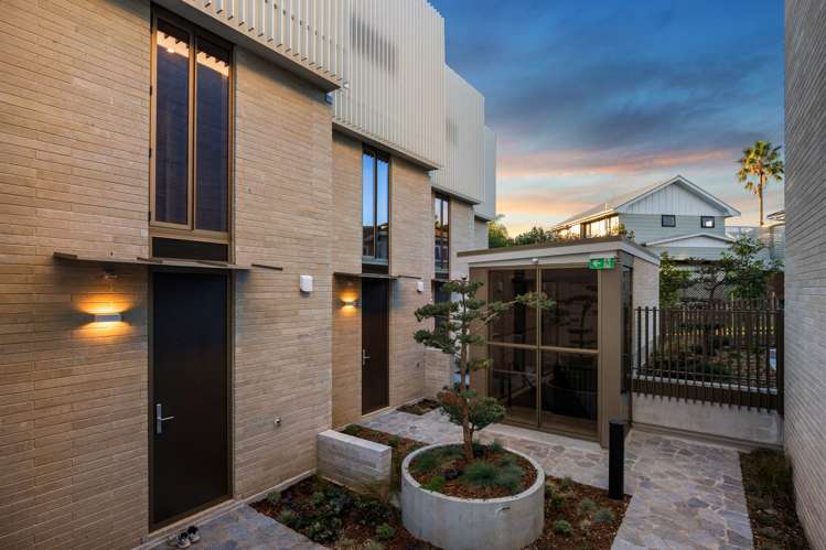 4/25 Tirotai Crescent Westmere_12