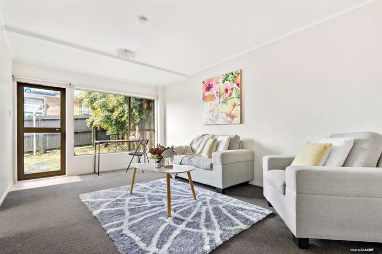 180 Edmonton Road Te Atatu South_13