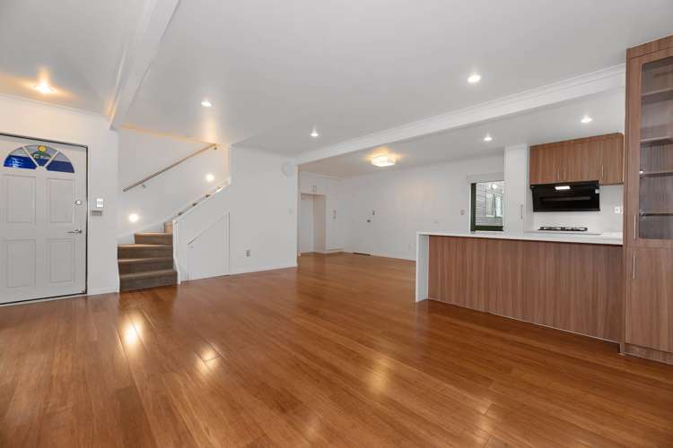 8 Marshall Laing Avenue Mt Roskill_26