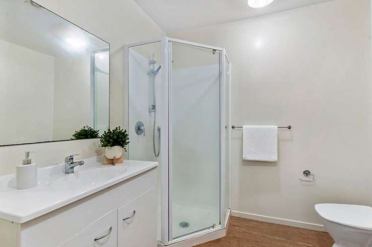 1/242 Great North Road Henderson_6