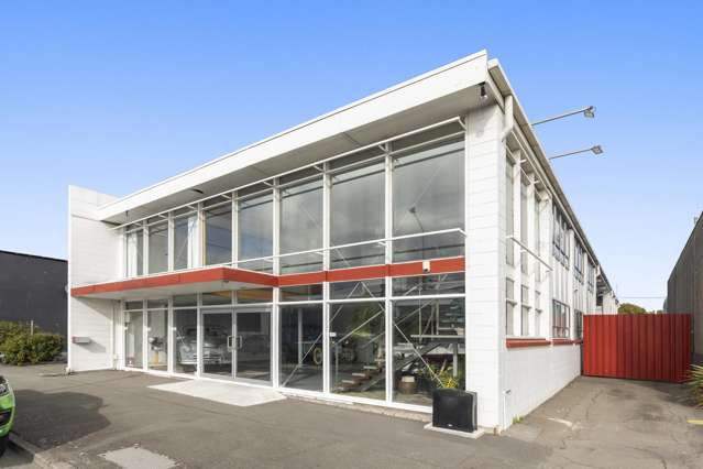 Impressive Standalone Warehouse on Montreal St