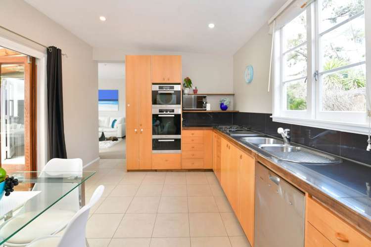 42 Kauri Road Stanmore Bay_13