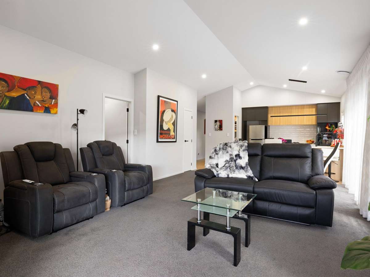 8 Halley Drive_4