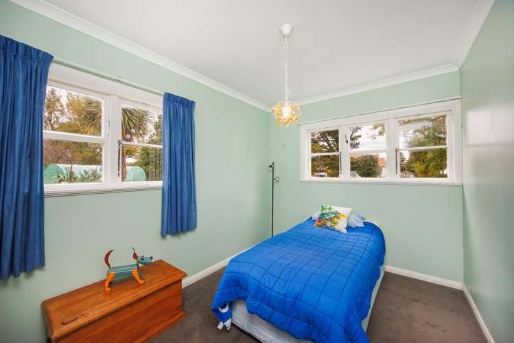 70 Savage Crescent West End_12