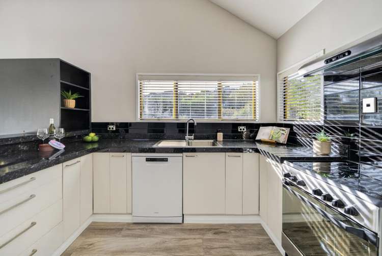 12 Pentre Terrace Cashmere Hills_13