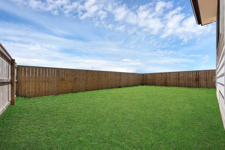 27 Korowhiti Road Clarks Beach_18