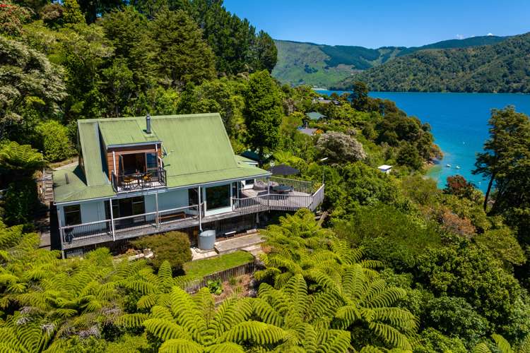 2069 Queen Charlotte Drive Queen Charlotte Sound_19