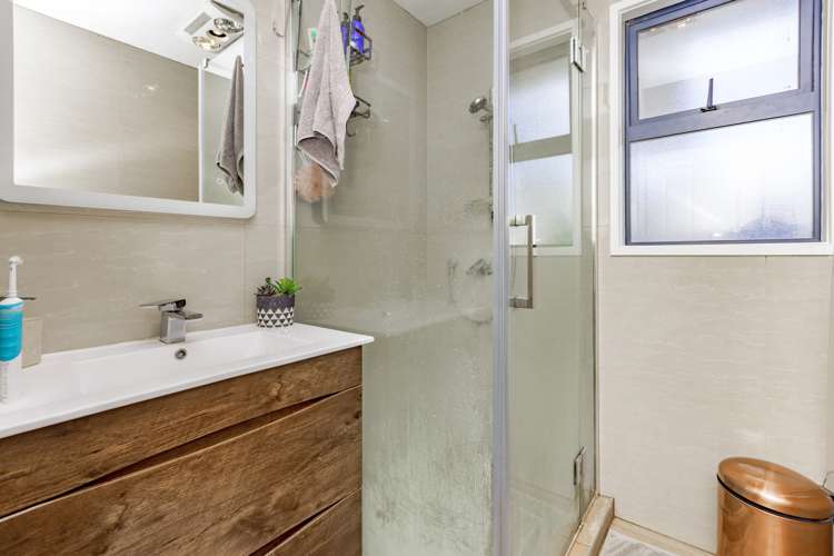 1/52 Sikkim Crescent Clover Park_14