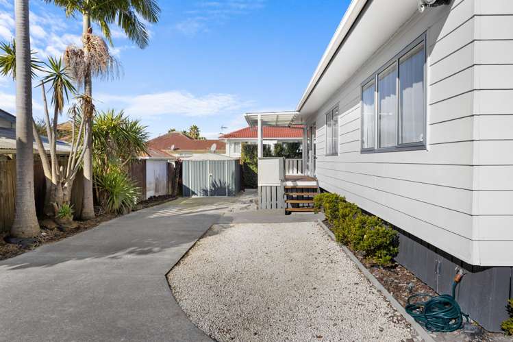 2/36 Miro Street New Lynn North_16