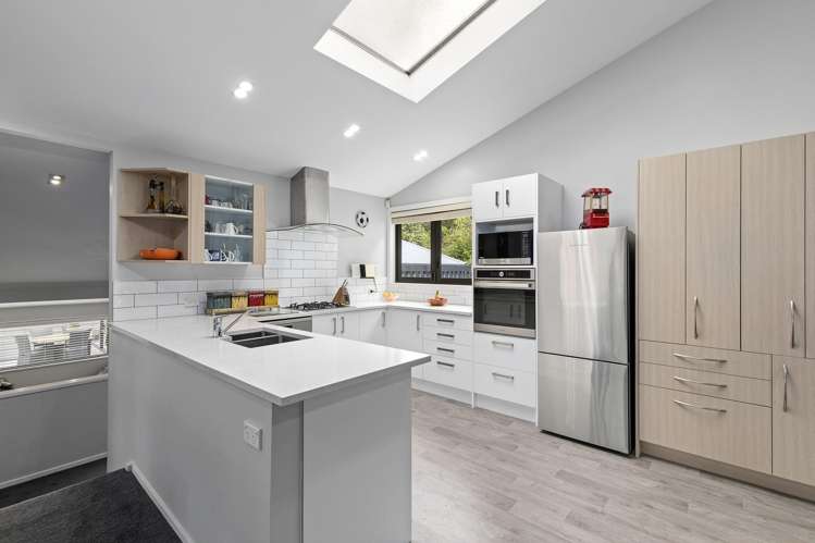 2/103 Horoeka Street Stokes Valley_8